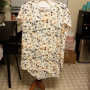 Liz Lange maternity shirt
